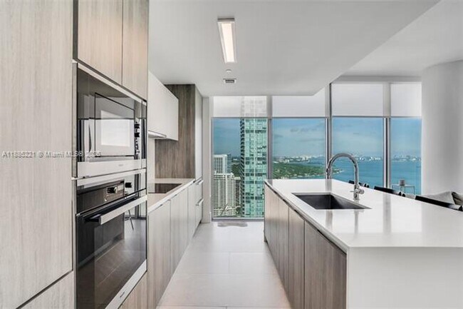 Foto del edificio - 2900 NE 7th Ave