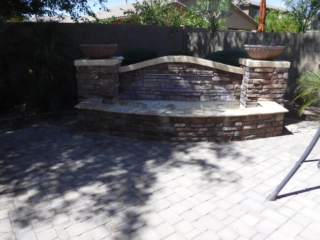 Building Photo - 3391 E Yellowstone Pl
