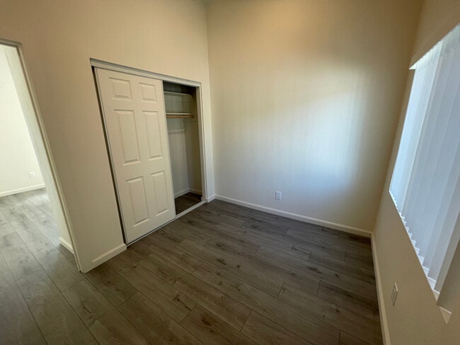 Foto del edificio - 4211 Black Mountain Rd