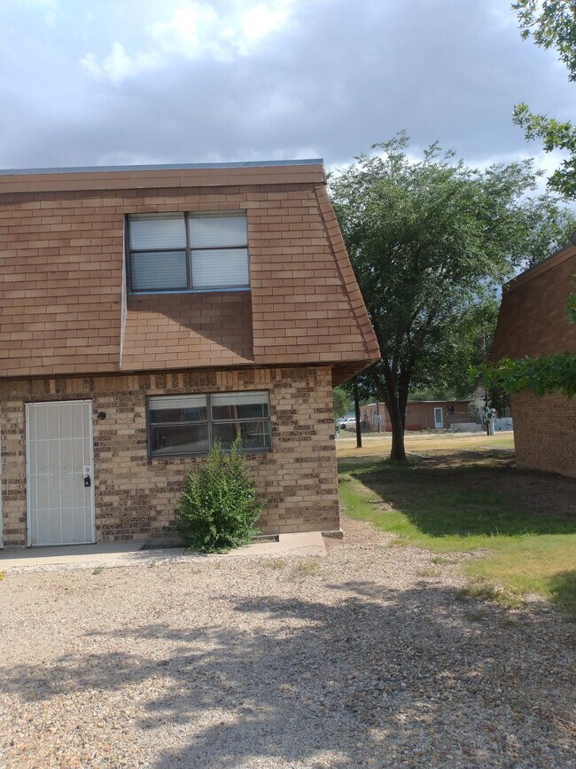 Building Photo - 1811 W Jackson Ave