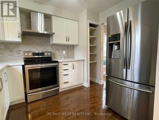 Building Photo - 437 Silverstone Dr