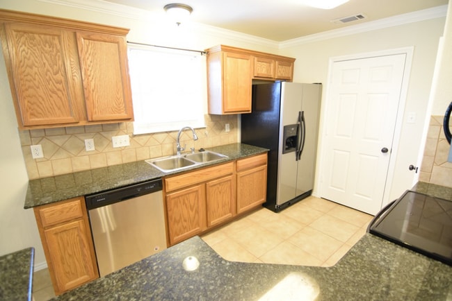 Building Photo - 108 Burnham Dr