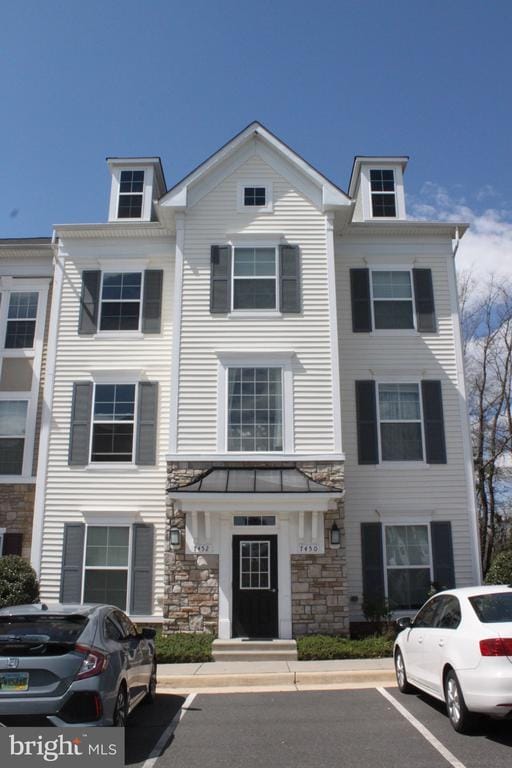 Building Photo - 7452 Riding Meadow Way