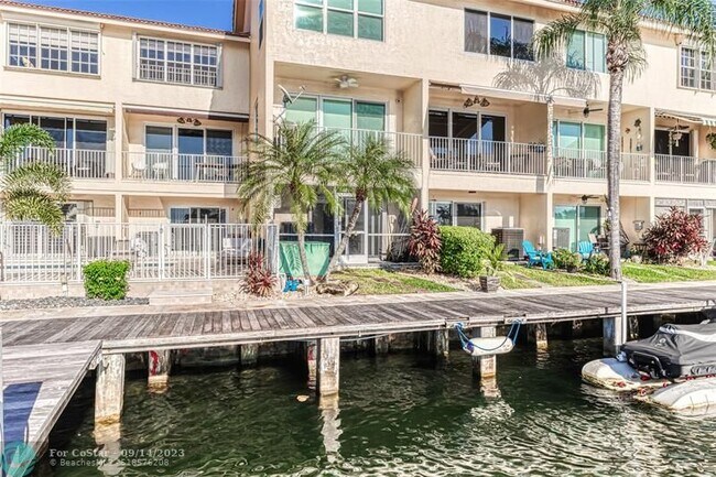 Building Photo - 4228 N Ocean Dr