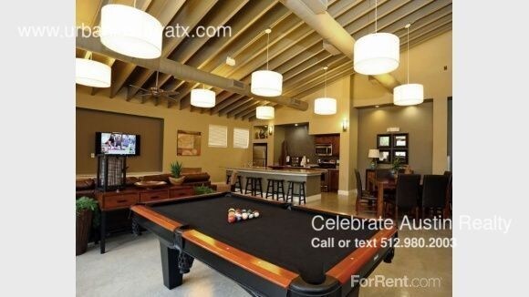 Foto del edificio - 6212 Crow Ln