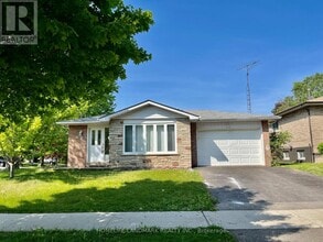 Building Photo - 2 Chapais Crescent