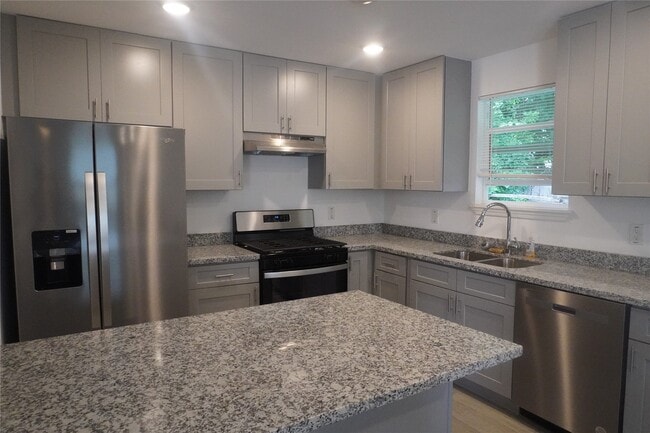 Building Photo - 8119 Glenbrook Dr