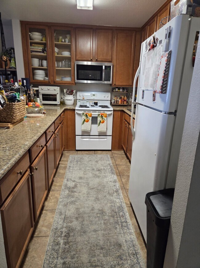 Foto del edificio - 3030 Suncrest Dr