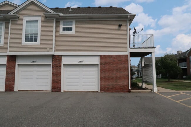 Building Photo - 16468 Radison Dr