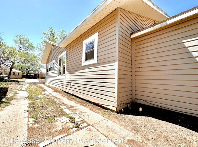 Building Photo - 3 br, 1 bath House - 2118 16th