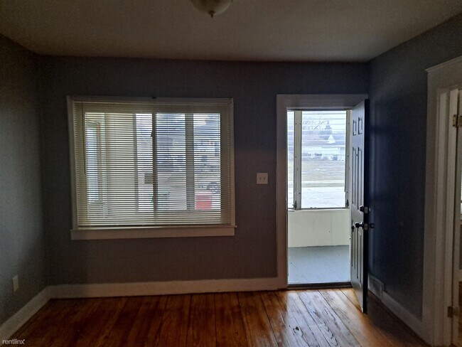 Building Photo - 3 br, 1 bath House - 23076 Lambrecht Ave