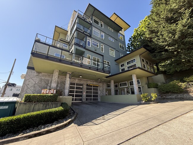 Building Photo - 655 Crockett St