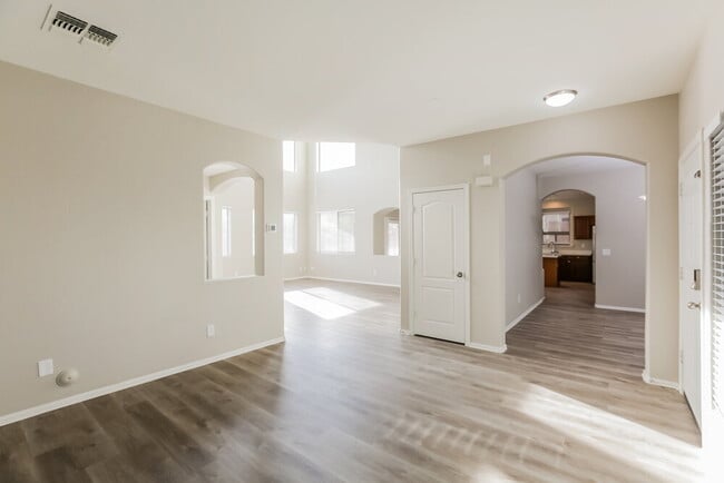 Building Photo - 28833 N Nobel Rd