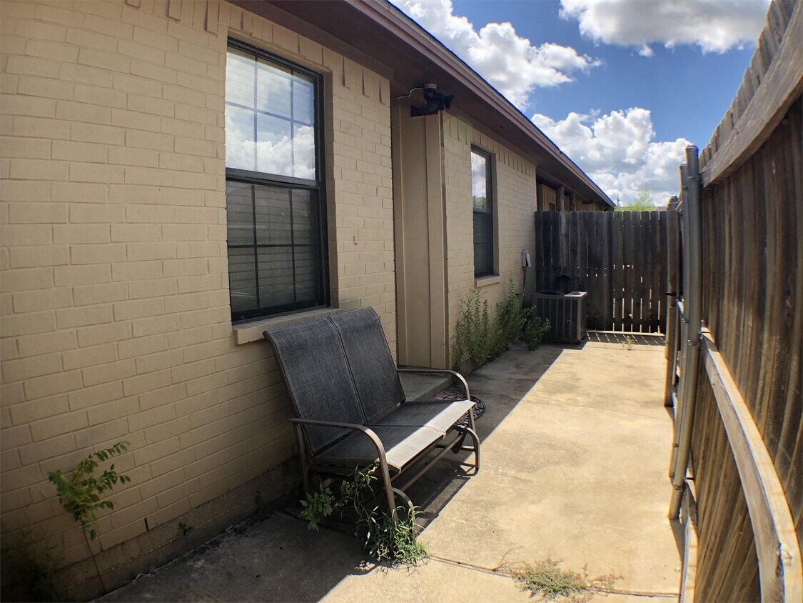 3315 General Pkwy, College Station, TX 77845 Townhome Rentals in