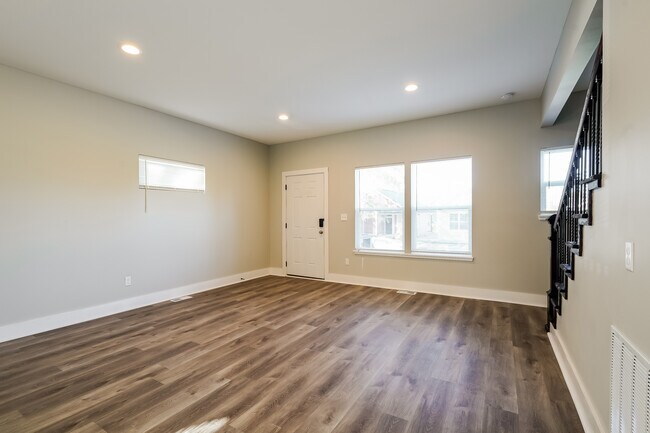 Foto del edificio - 2457 Sheldon St