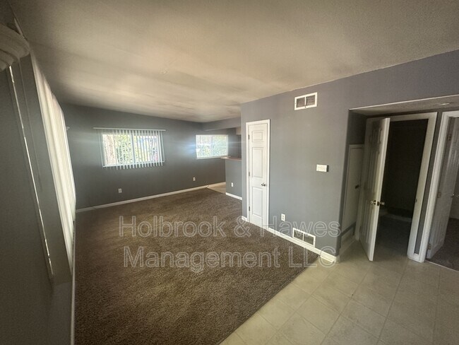 Foto del edificio - 325 Scott Ave