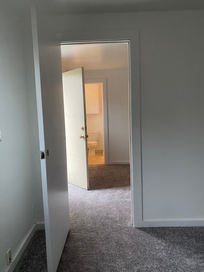 Building Photo - 410 Carrillo St