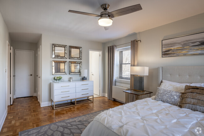 2BR, 2BA - 1,100SF - Primary Bedroom - Franklin Hill Apartments