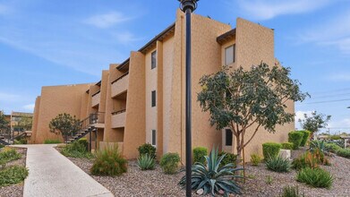 Building Photo - 8055 E Thomas Rd