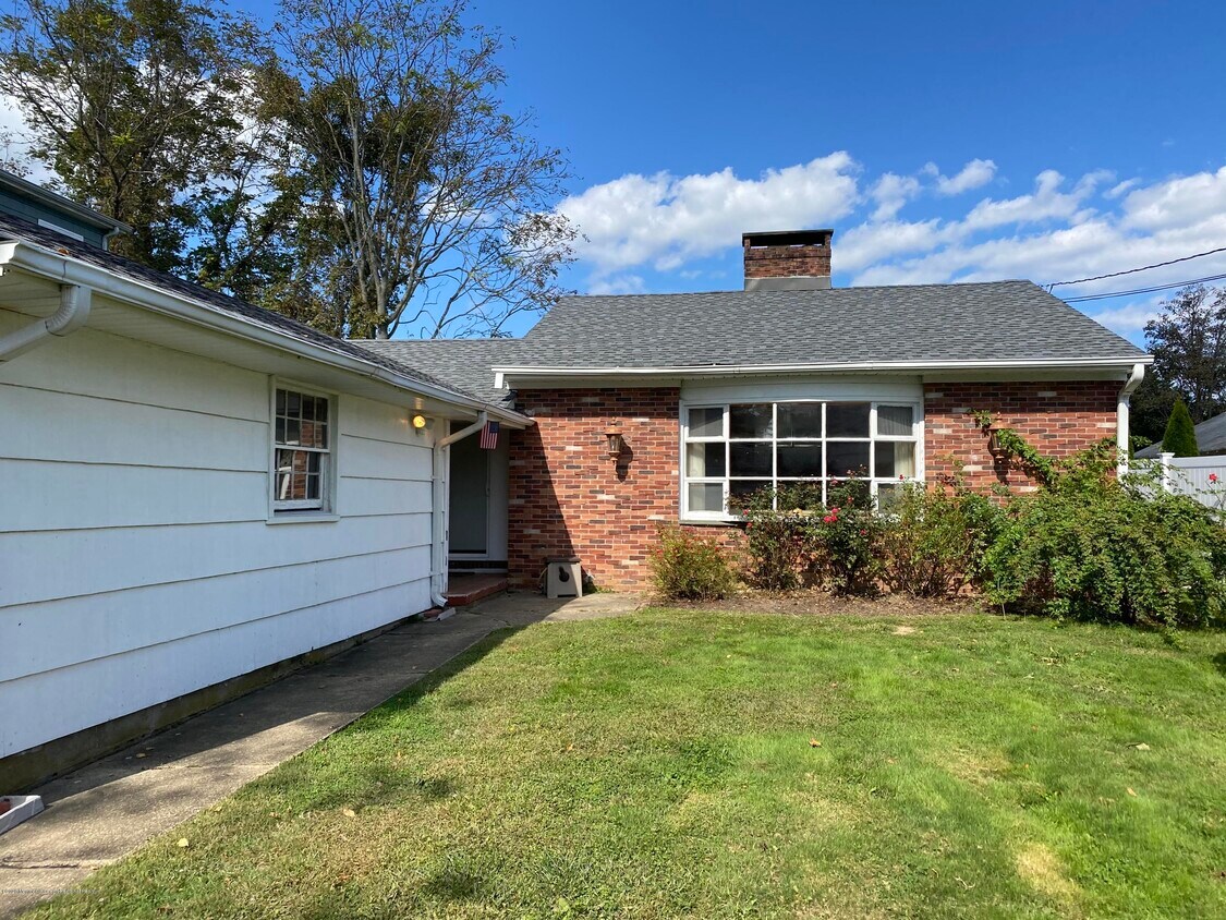 Foto principal - 560 Central Ave