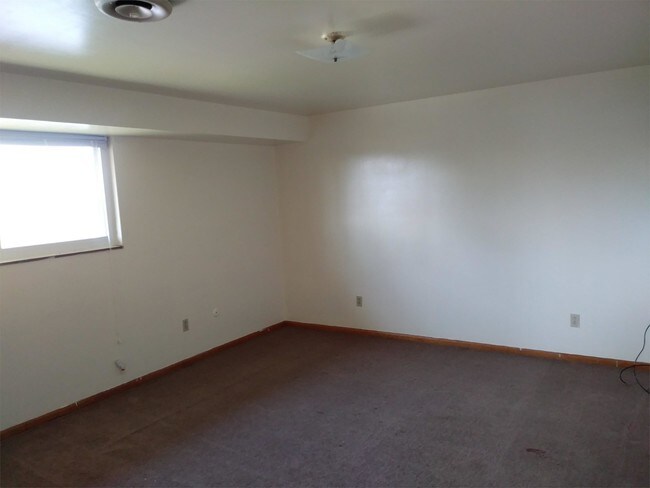 Building Photo - 1600 Sumac St