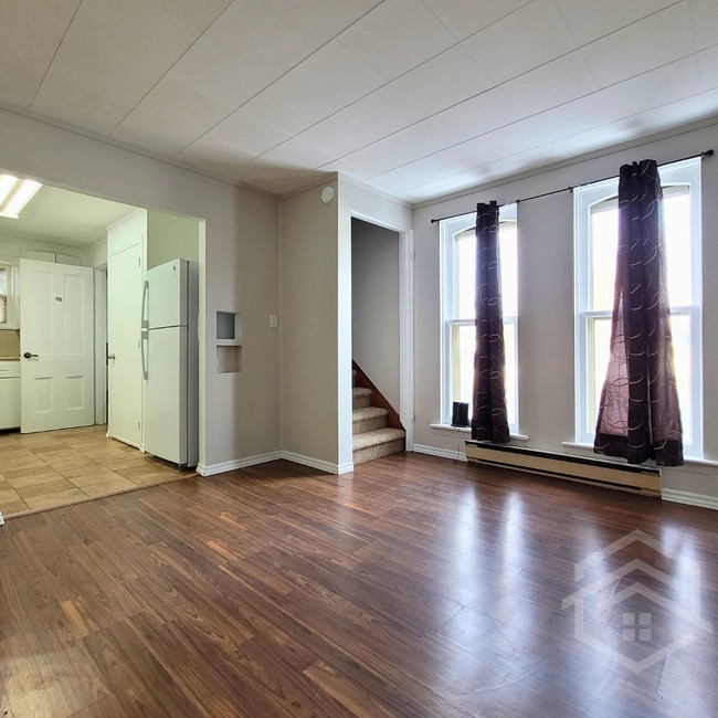 Building Photo - 2-Bedroom Apartment in Tillsonburg!!