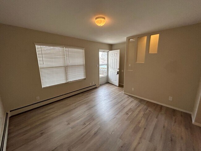 Foto del edificio - Nice 2 bedroom, 1.5 bath townhome in Centr...