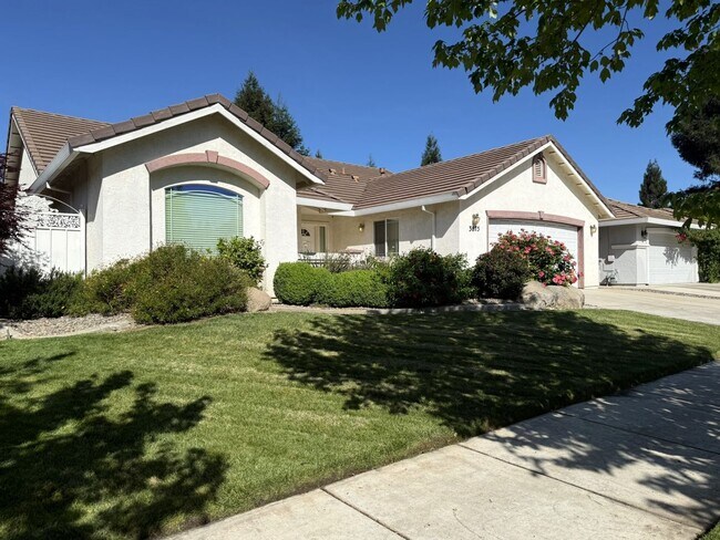 Foto del edificio - Charming 3-bedroom, 2-bath home in North Merced!