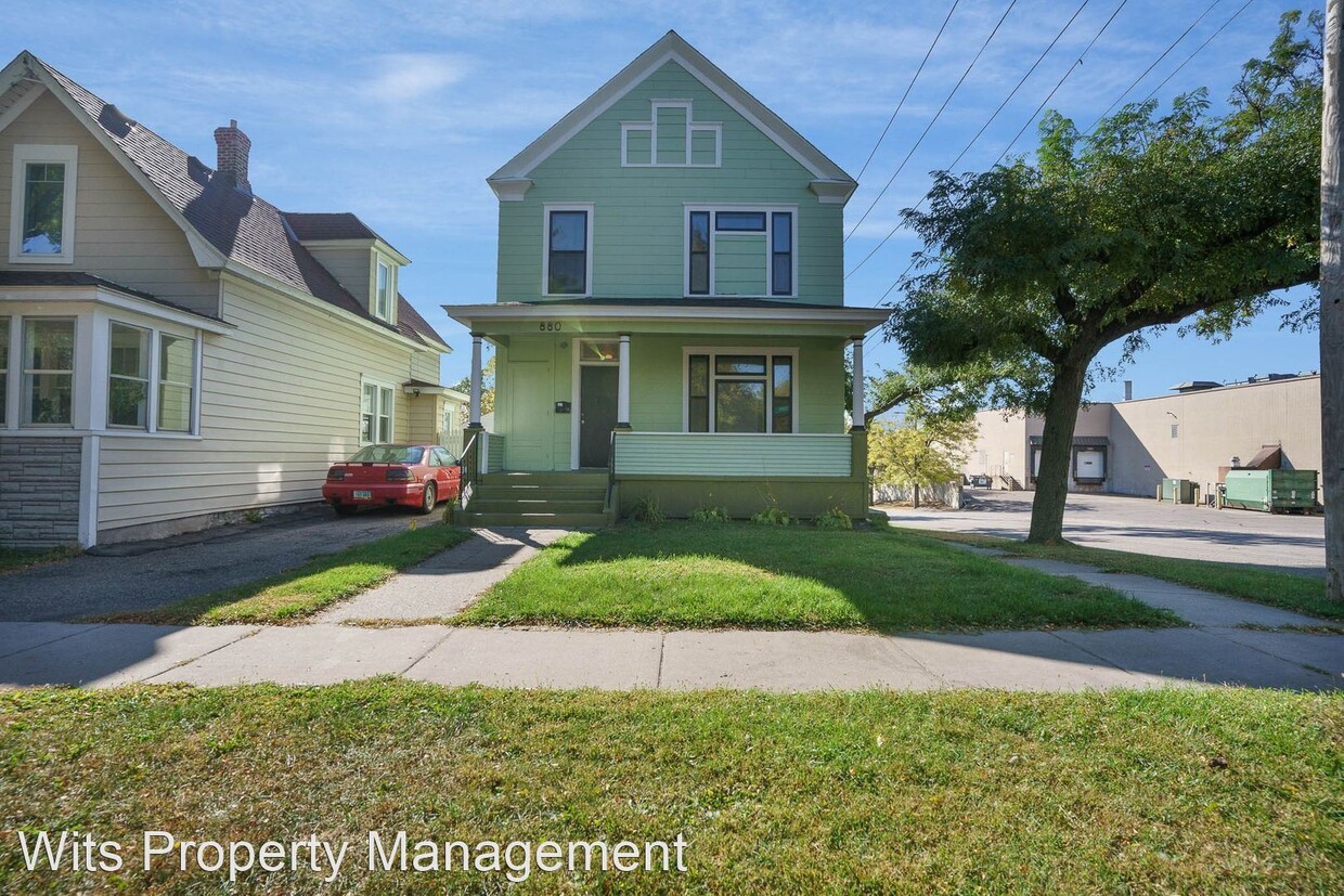 Foto principal - 6 br, 2 bath House - 880 York Ave