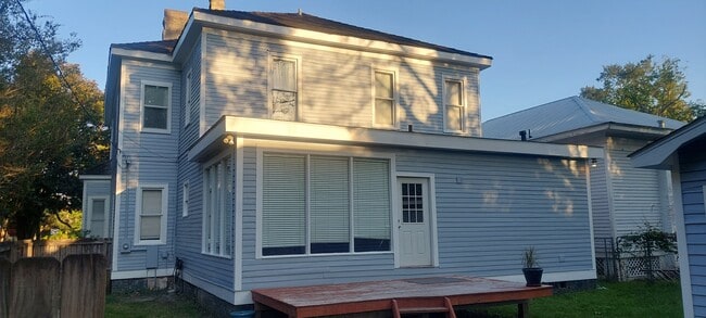 Building Photo - 250 S Ann St