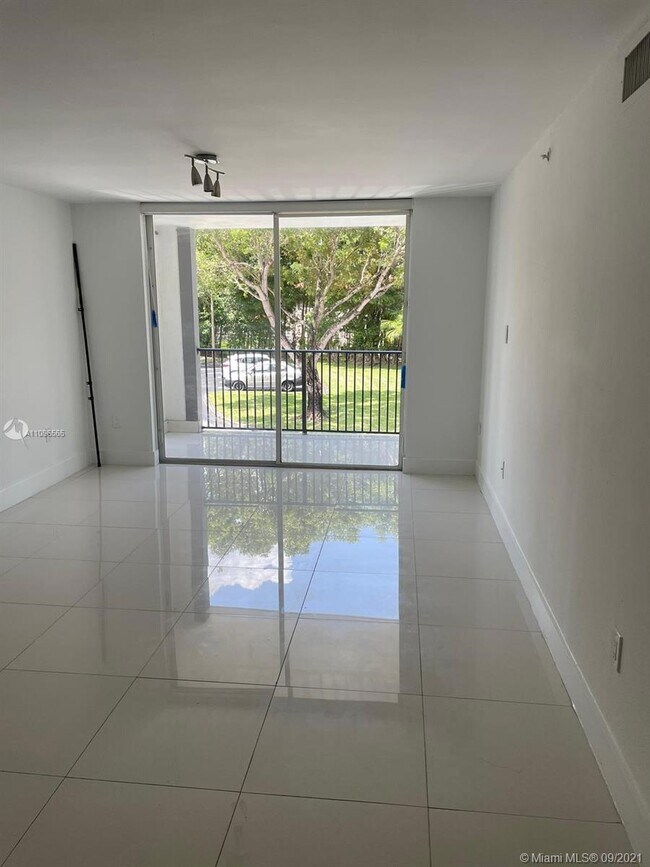 Foto del edificio - 4540 NW 107th Ave