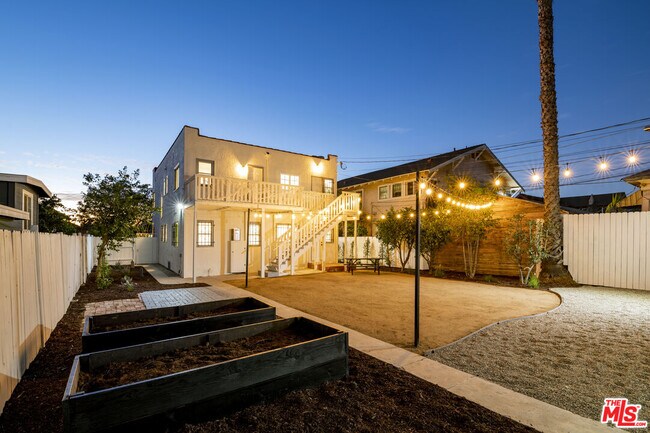 Building Photo - 2906 Dalton Ave