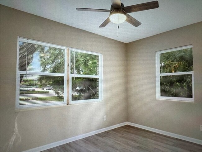 Foto del edificio - 2157 10th Ave