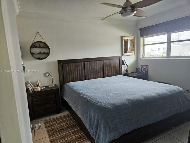 Foto del edificio - 1400 N 16th Ave