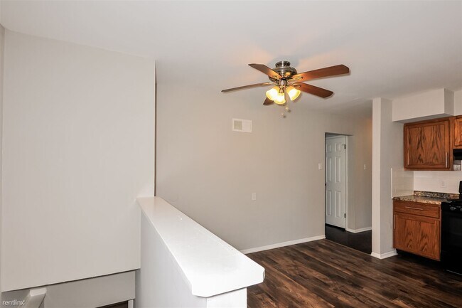 Building Photo - 3 br, 1.5 bath House - 805 Shepley Dr