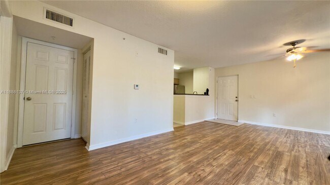 Foto del edificio - 4220 San Marino Blvd