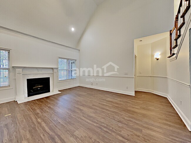 Foto del edificio - 311 Annadel St
