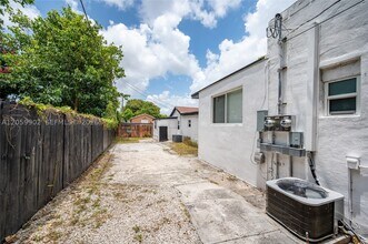 Building Photo - 9050 NW 31st Ct