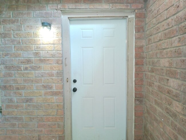 Building Photo - 3617 Crestbrook Ct
