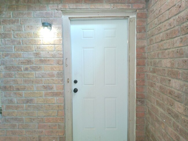 Foto del edificio - 3617 Crestbrook Ct