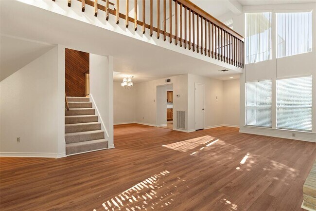 Building Photo - 18161 Bal Harbour Dr
