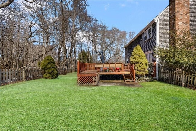 Building Photo - 1059 E Shore Rd