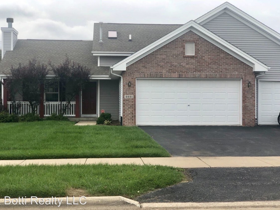 Foto principal - 4 br, 2 bath House - 2221 Maxine Lane