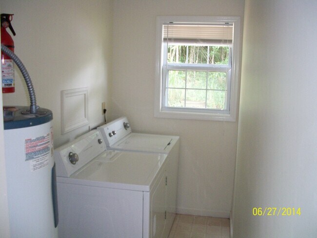 Building Photo - 314 Brooks St