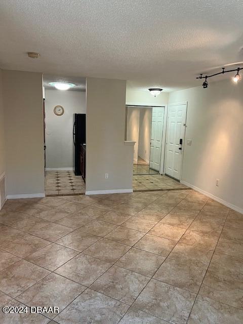 Building Photo - 1401 S Palmetto Ave