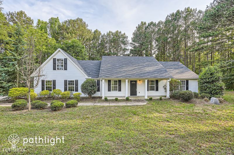 14 Fischer Rd, Sharpsburg, GA 30277 House Rental in Sharpsburg, GA