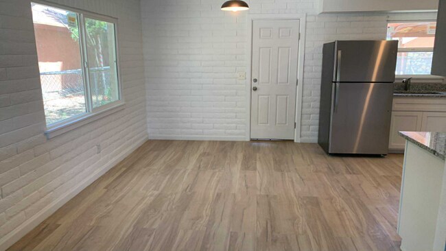 Foto del edificio - 100 McKinney St