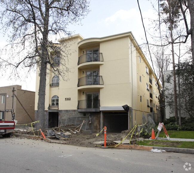 Foto del edificio - 5312 Hermitage Ave