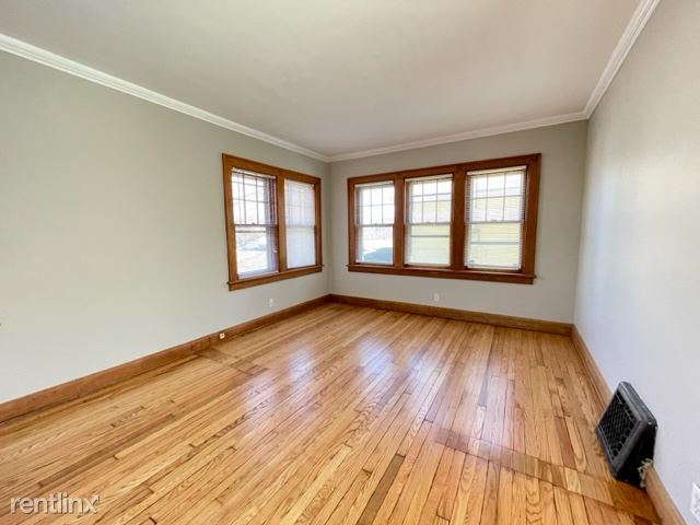 Foto del edificio - 3 br, 1.5 bath House - 211 E Washington St