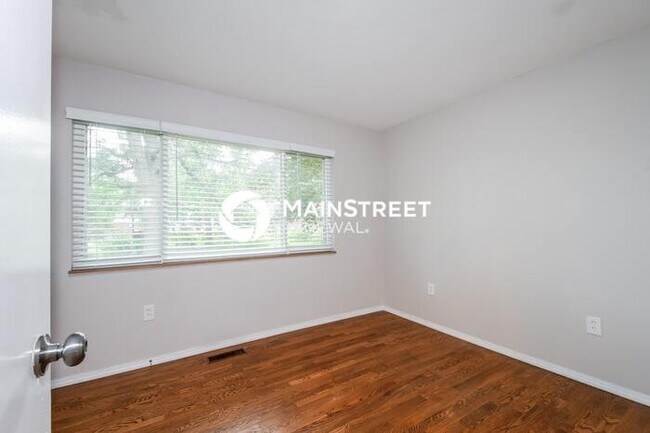 Building Photo - 3 Bedroom Pet-Friendly Home in Florissant,...